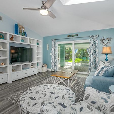 Dog Friendly Home Wprivate Fenced Yard, Garage & Fire Pit Steps To The Beach! New Smyrna Beach Exterior photo