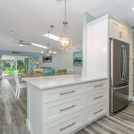 Dog Friendly Home Wprivate Fenced Yard, Garage & Fire Pit Steps To The Beach! New Smyrna Beach Exterior photo
