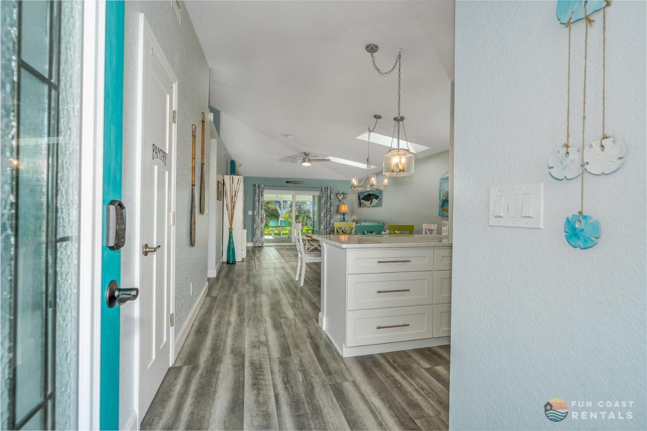 Dog Friendly Home Wprivate Fenced Yard, Garage & Fire Pit Steps To The Beach! New Smyrna Beach Exterior photo
