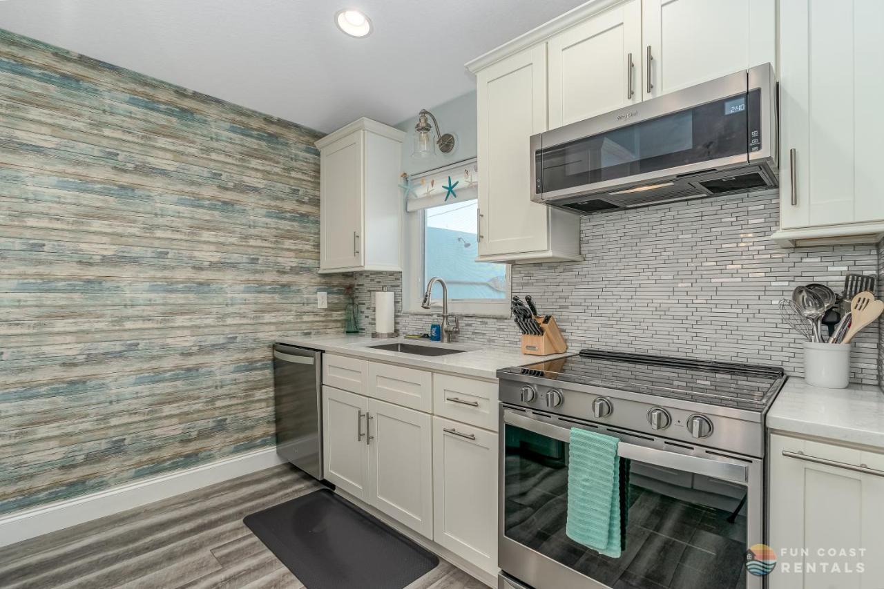 Dog Friendly Home Wprivate Fenced Yard, Garage & Fire Pit Steps To The Beach! New Smyrna Beach Exterior photo