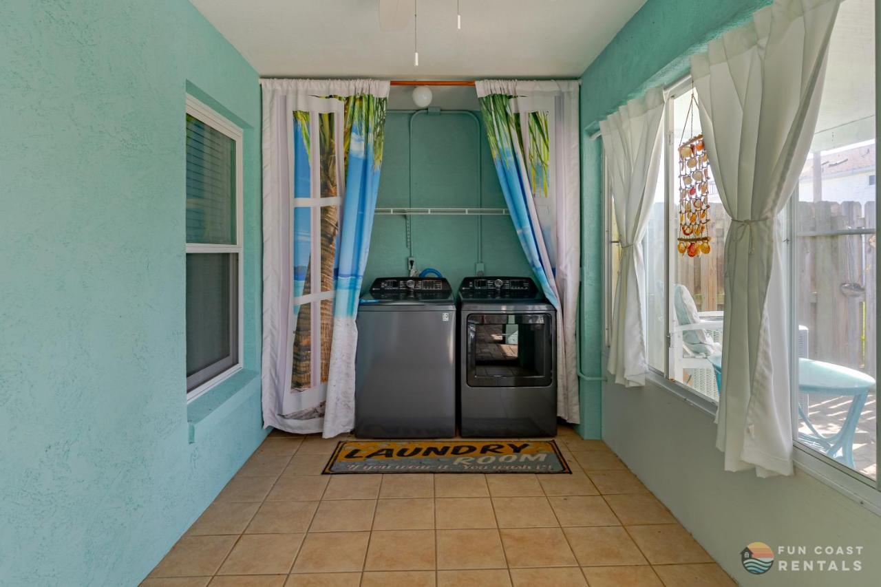 Dog Friendly Home Wprivate Fenced Yard, Garage & Fire Pit Steps To The Beach! New Smyrna Beach Exterior photo